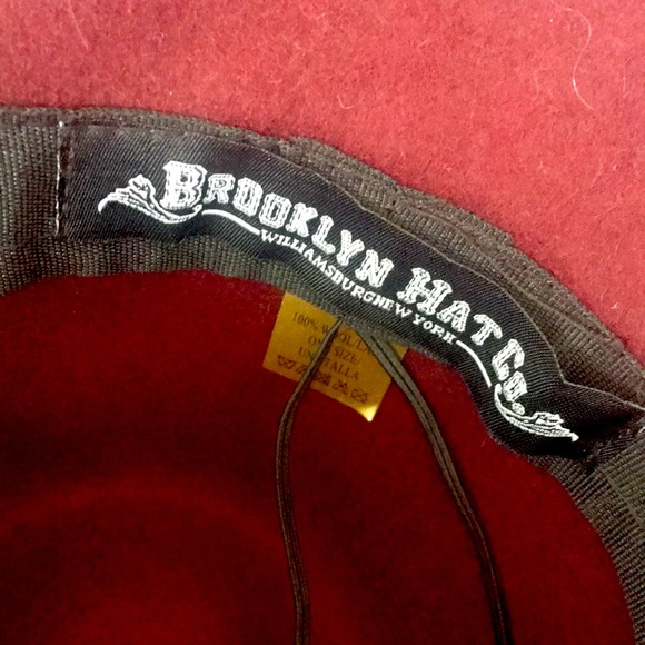 Maroon wool hat - Picture 5 of 5